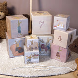 Pyramide cubes en cartons