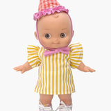 Ninon, poupée Mini Pancha et son ensemble d'anniversaire rayures jaunes / Vichy fraise