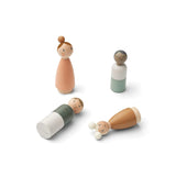 Famille de poupées Lotta